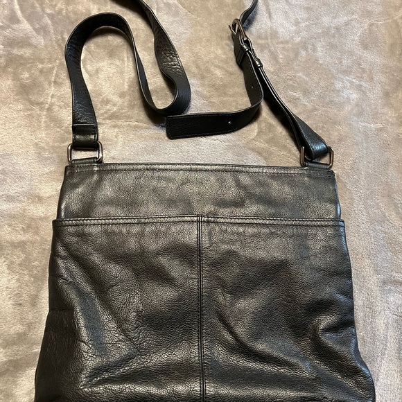 Tommy Bahama Bags Vintage Tommy Bahama Leather Crossbody Poshmark